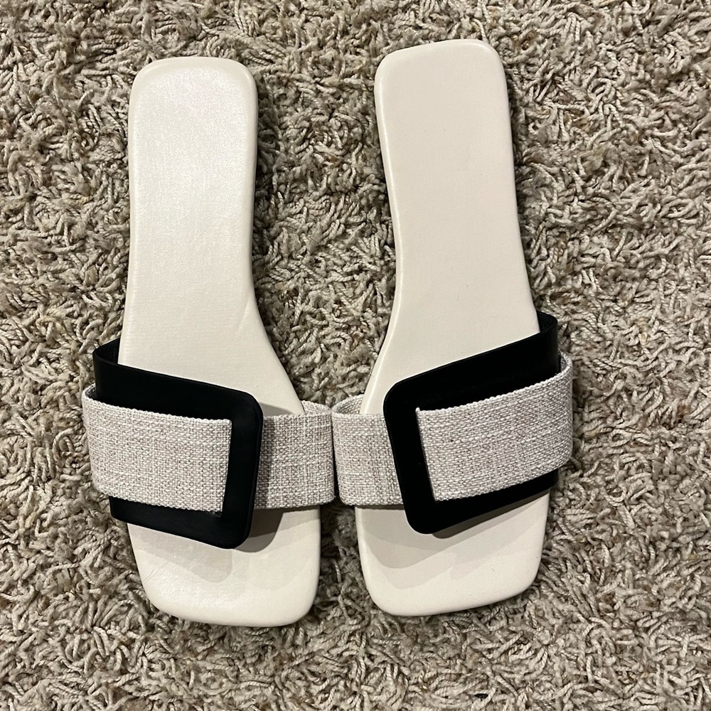CUTE SANDALS CREAM/BLACK SIZE 38/7.5 - Picture 3 of 5